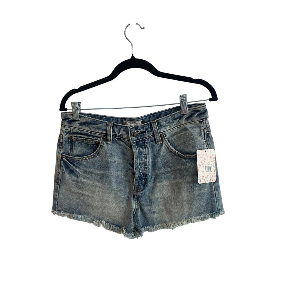 Free People NWT Denim Cut Off Shorts Raw Hem Light Medium Blue Wash Sz 27